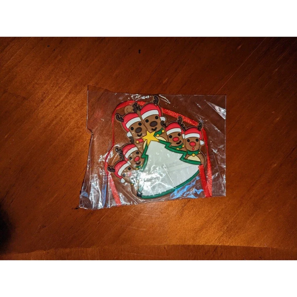 1 Christmas ornament